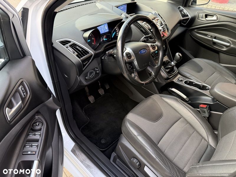 Ford Kuga 2.0 TDCi 2x4 Titanium - 11