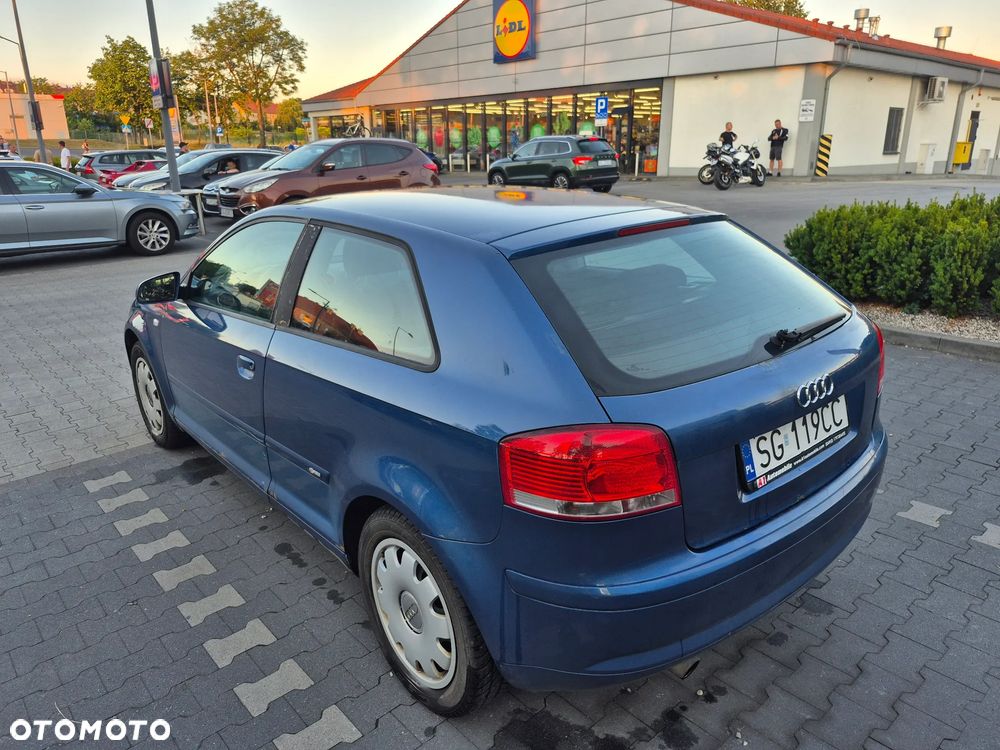 Audi A3 3-drzwiowe 1.6 FSI Ambiente - 9
