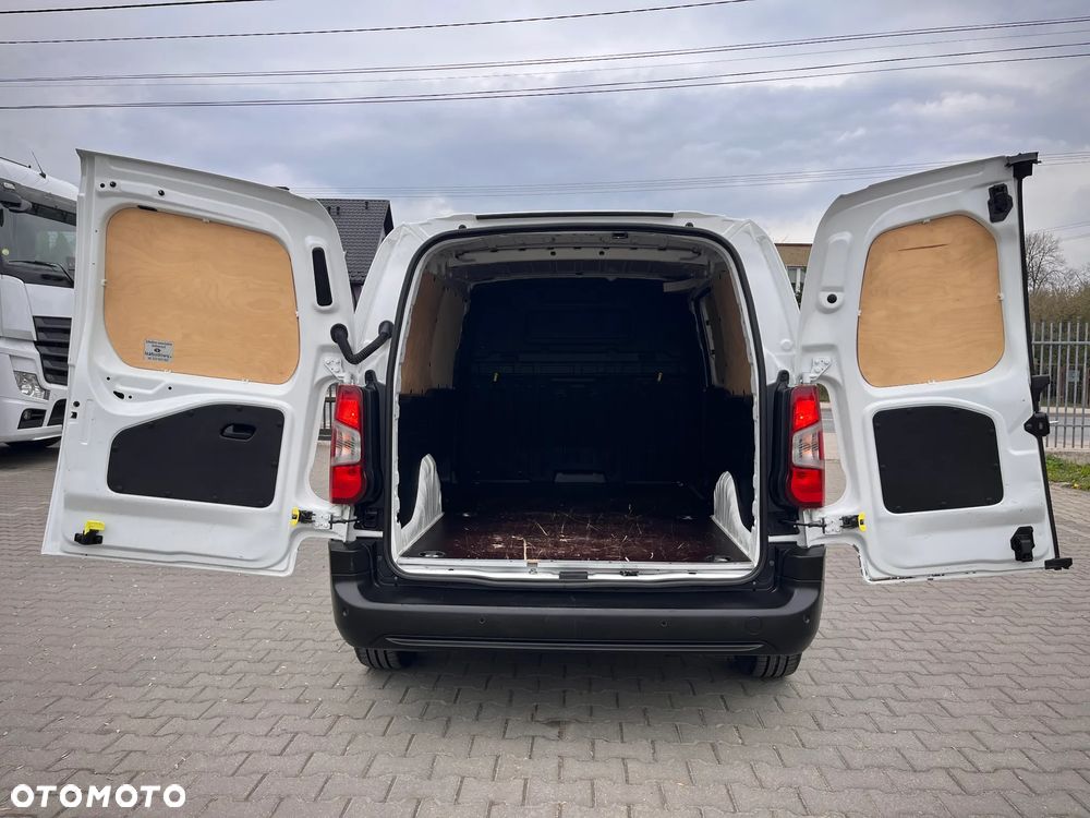 Citroën BERLINGO LONG / 3 OSOBY / BOGATE WYPOSAŻENIE / SALON POLSKA / BEZWYPADKOWY / DOSTĘPNE 15 SZTUK - 24