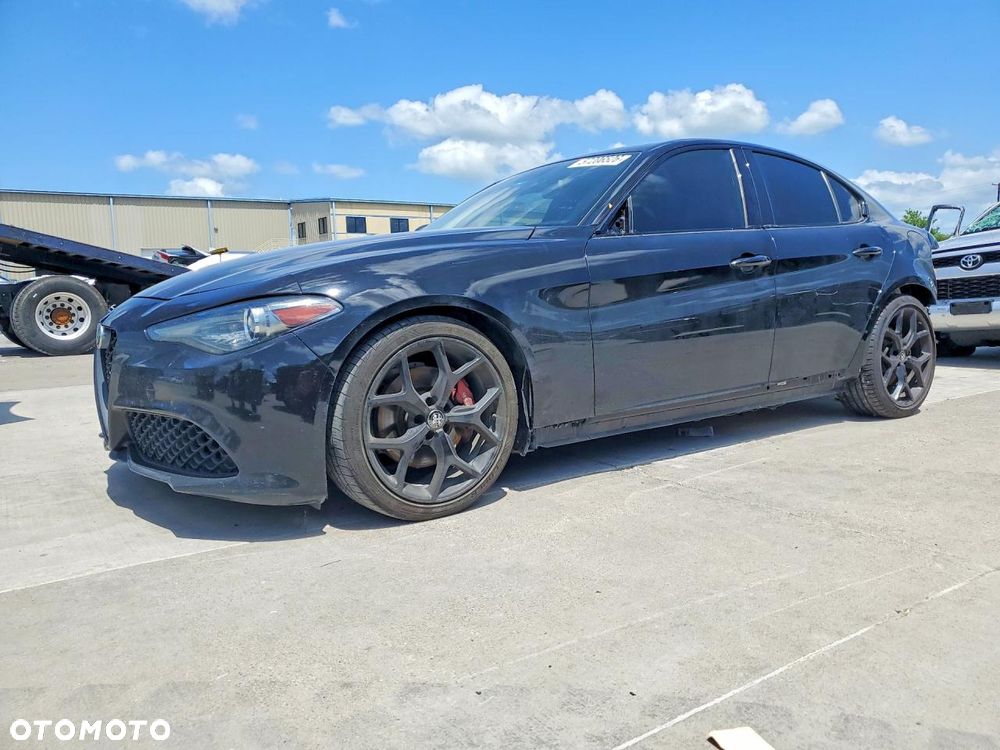 Alfa Romeo Giulia 2.0 Turbo 16V AT8-Q4 Veloce - 6