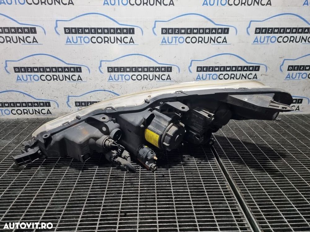 Far Dreapta Citroen C - Crosser 2007 - 2012 SUV 4 Usi (1277) Xenon - 3