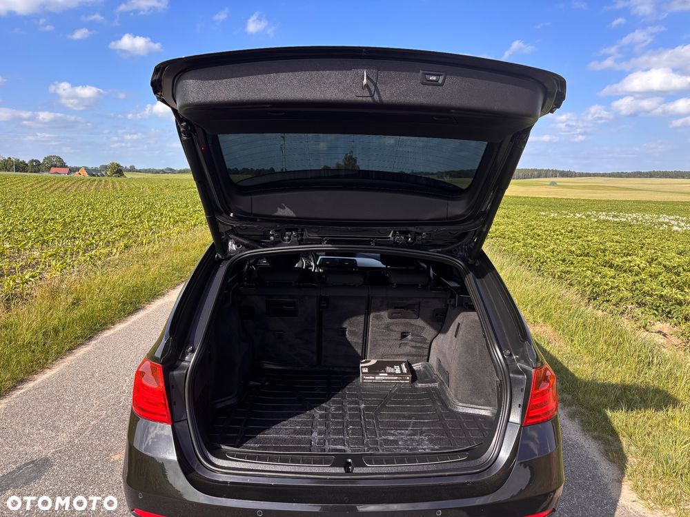 BMW Seria 3 318d Sport Line - 10