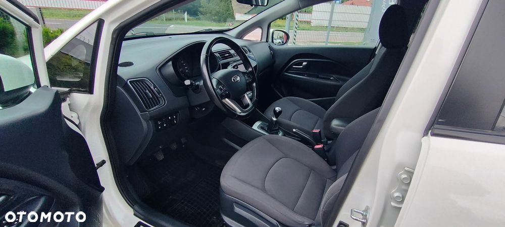 Kia Rio 1.2 L - 14