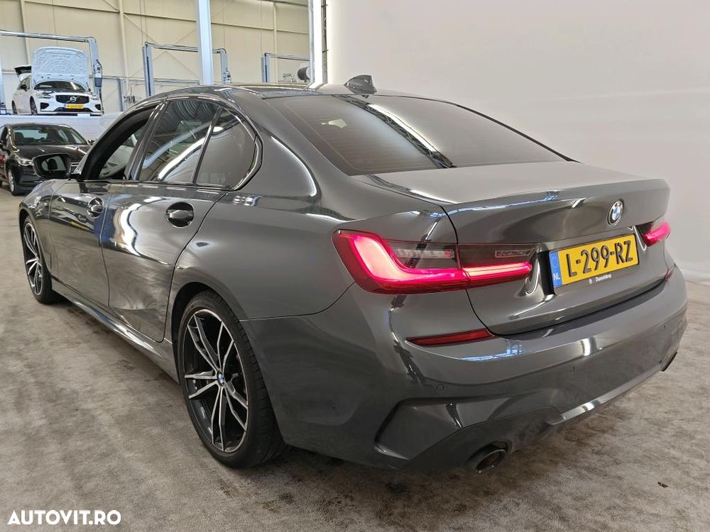 BMW Seria 3 318i Aut. M Sport - 15