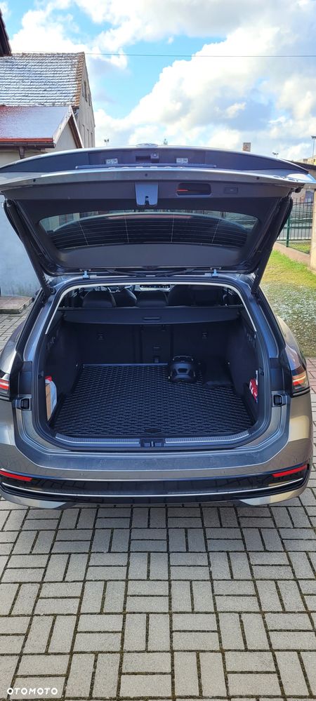 Volkswagen Passat - 11
