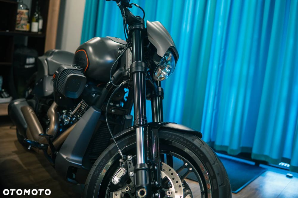 Harley-Davidson Softail FXDR - 6