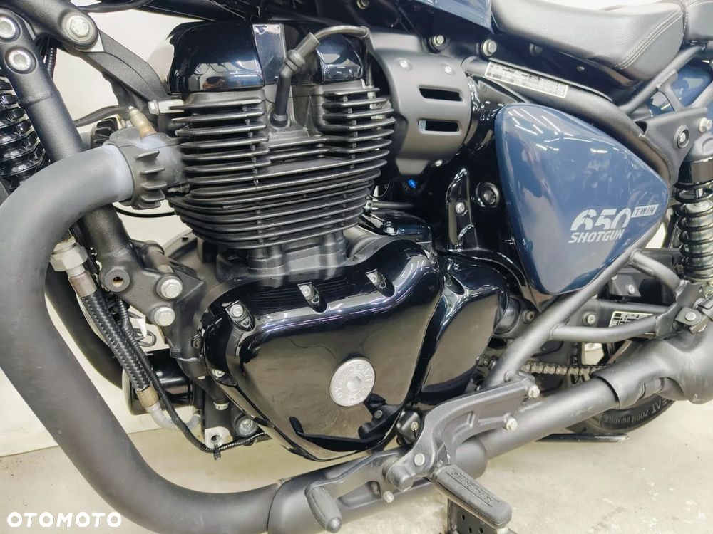Royal Enfield Shotgun - 22
