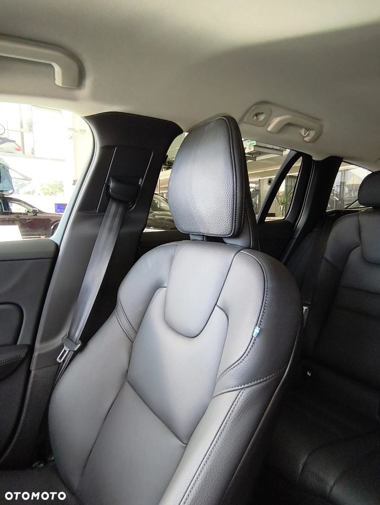 Volvo V60 B4 B Plus Dark - 17