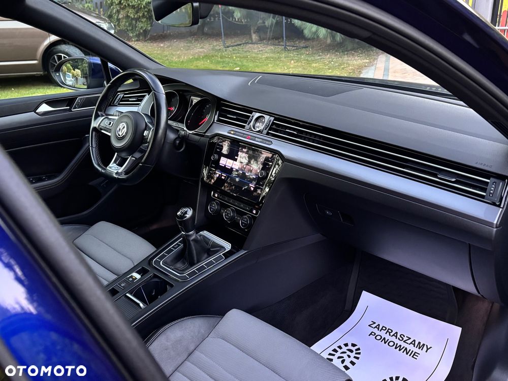 Volkswagen Passat 2.0 TDI SCR Elegance - 19
