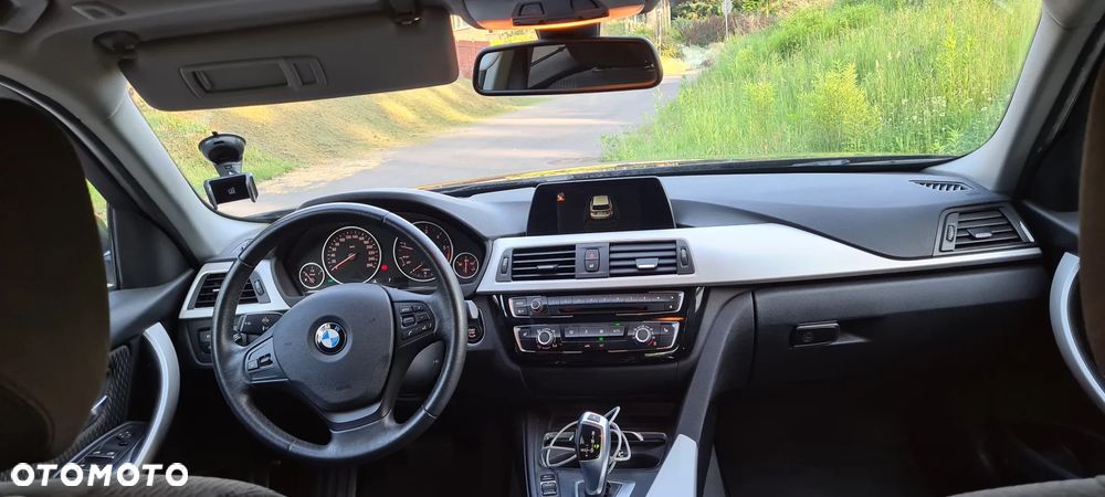 BMW Seria 3 318d - 3