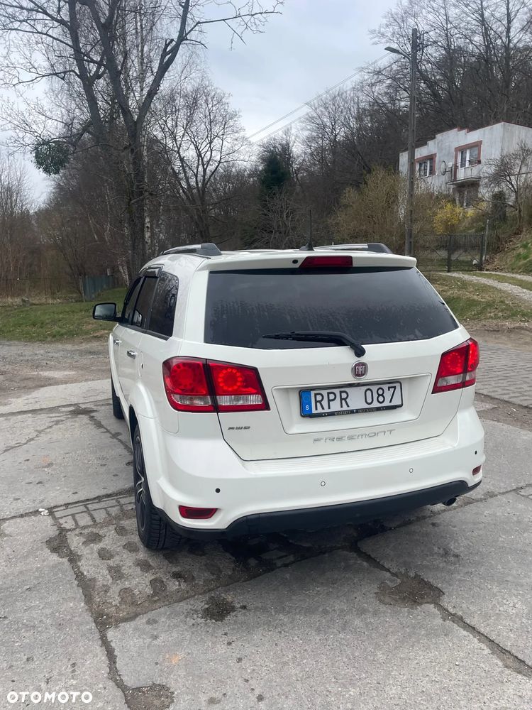 Fiat Freemont 2.0 Multijet Black Code AWD - 4