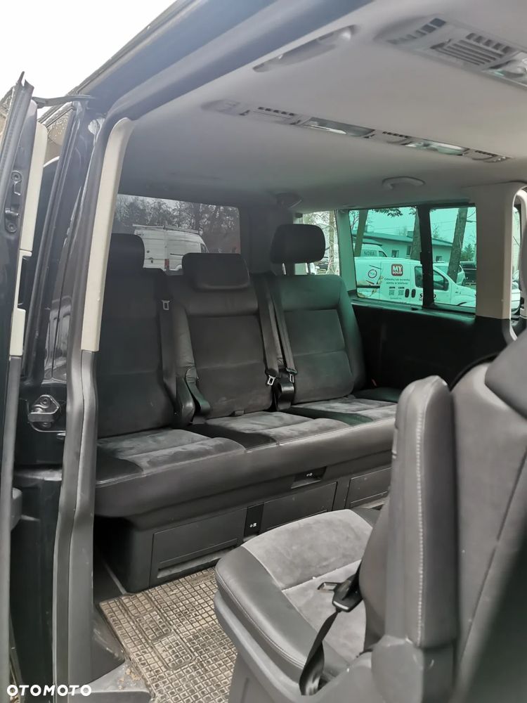 Volkswagen Multivan - 22
