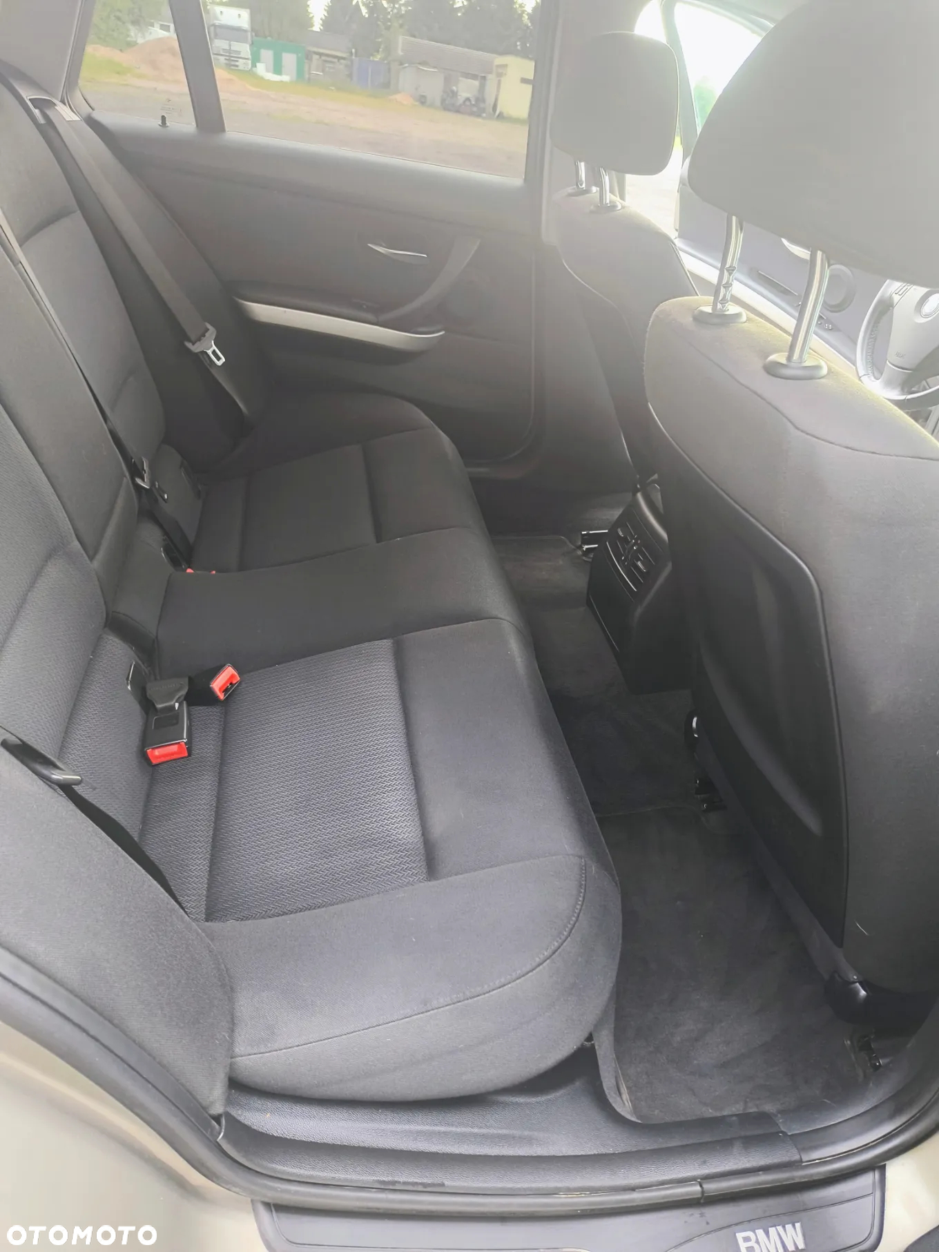 BMW Seria 3 318d - 14