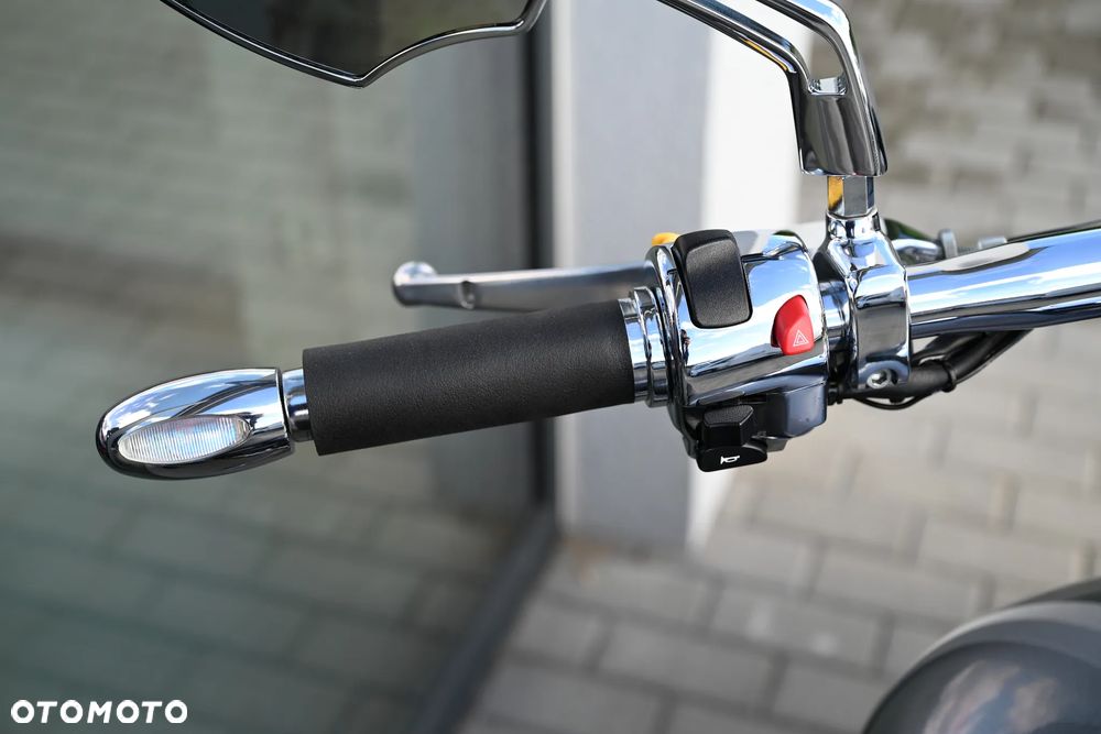 Suzuki Intruder - 30