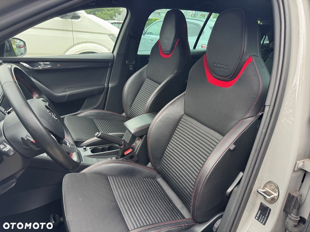 Skoda Octavia 2.0 TDI DSG RS - 14