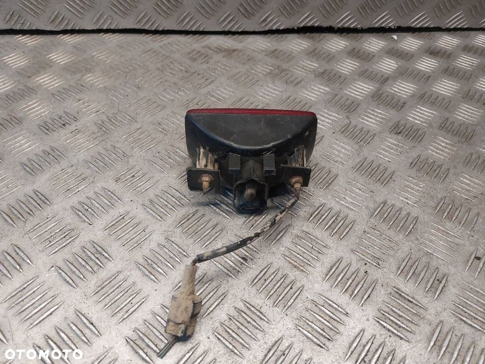 LAMPA PRZECIWMGIELNA TYŁ SUBARU FORESTER I LIFT - 2