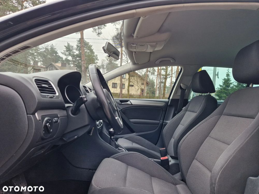 Volkswagen Golf - 22