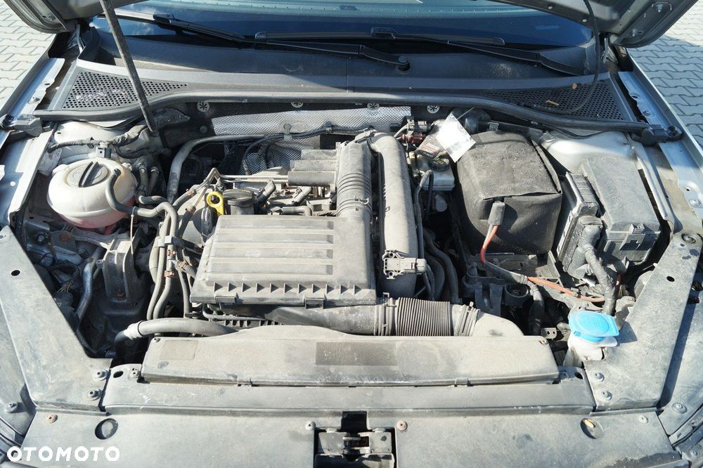 Volkswagen Passat - 24