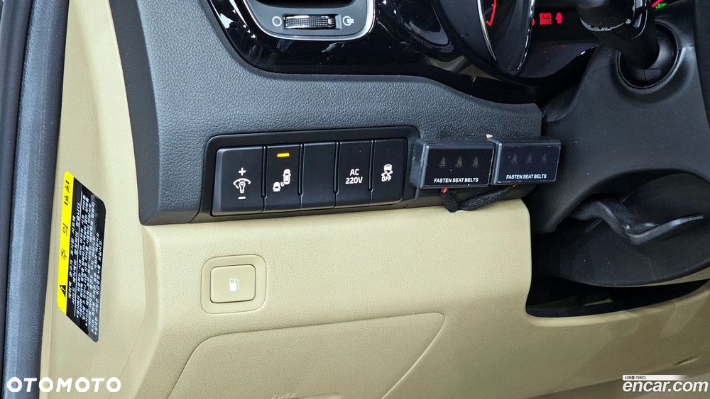Kia Carnival - 10