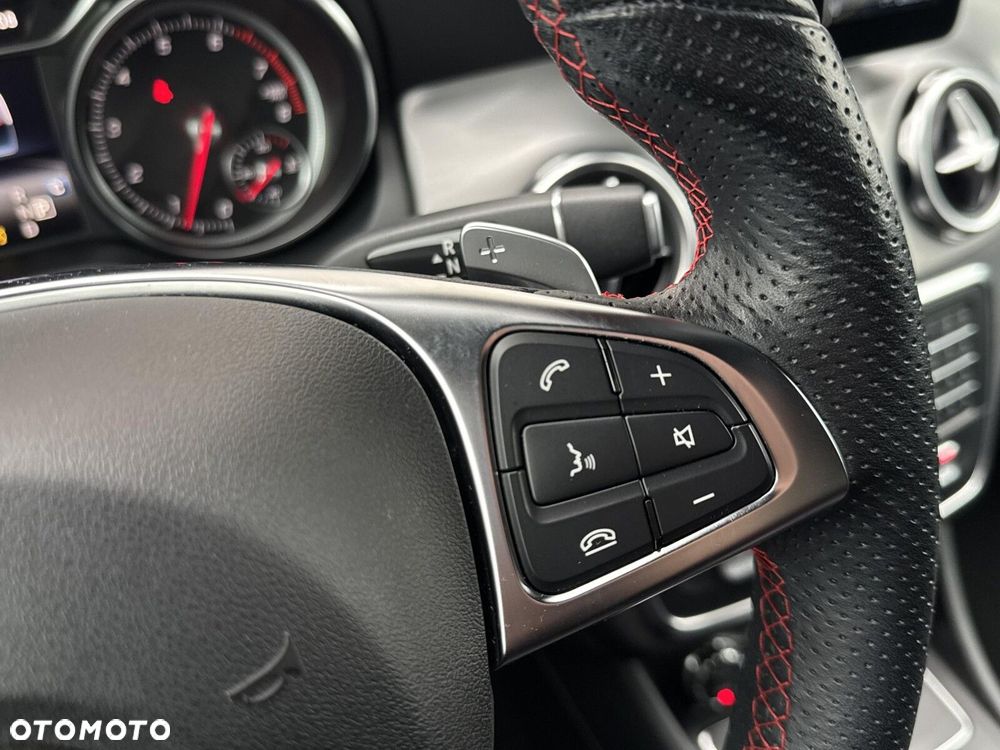 Mercedes-Benz GLA 200 7G-DCT AMG Line - 20