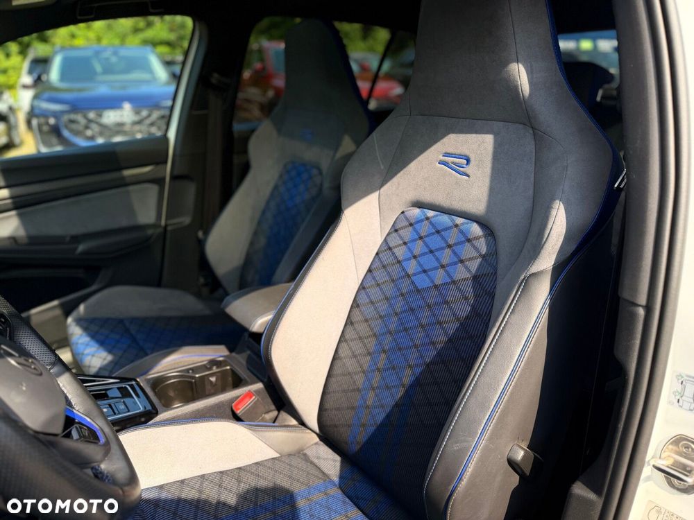 Volkswagen Golf - 17