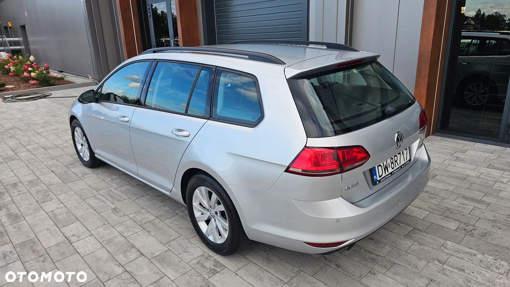 Volkswagen Golf 1.6 TDI Trendline DSG - 4