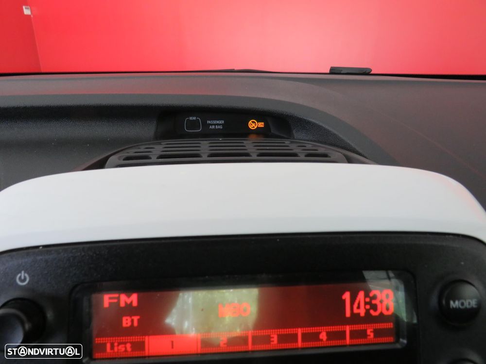 Peugeot 108 1.0 VTi Active - 24