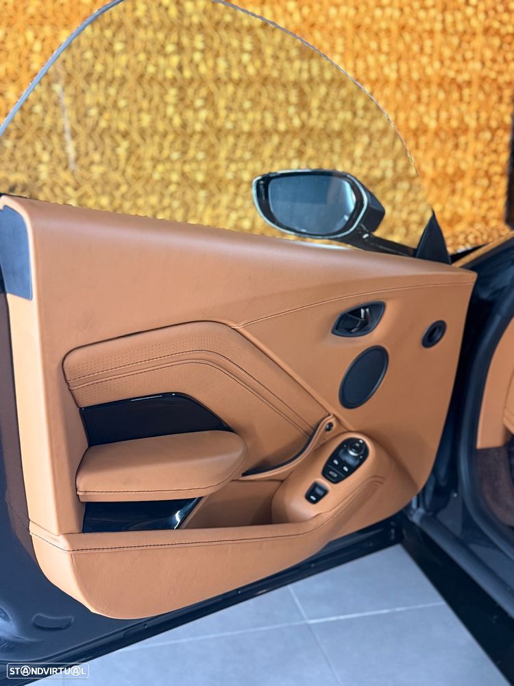 Aston Martin Vantage Roadster V8 - 28