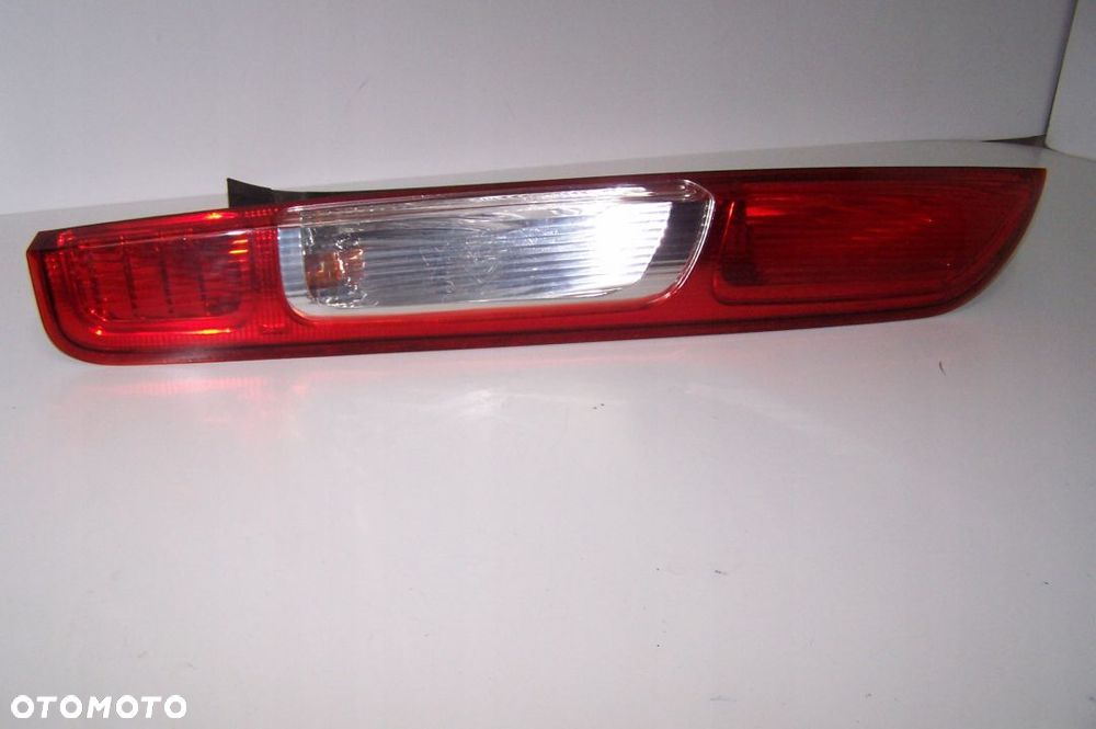 Ford Focus mk2 hatchback lampa tylna - 4
