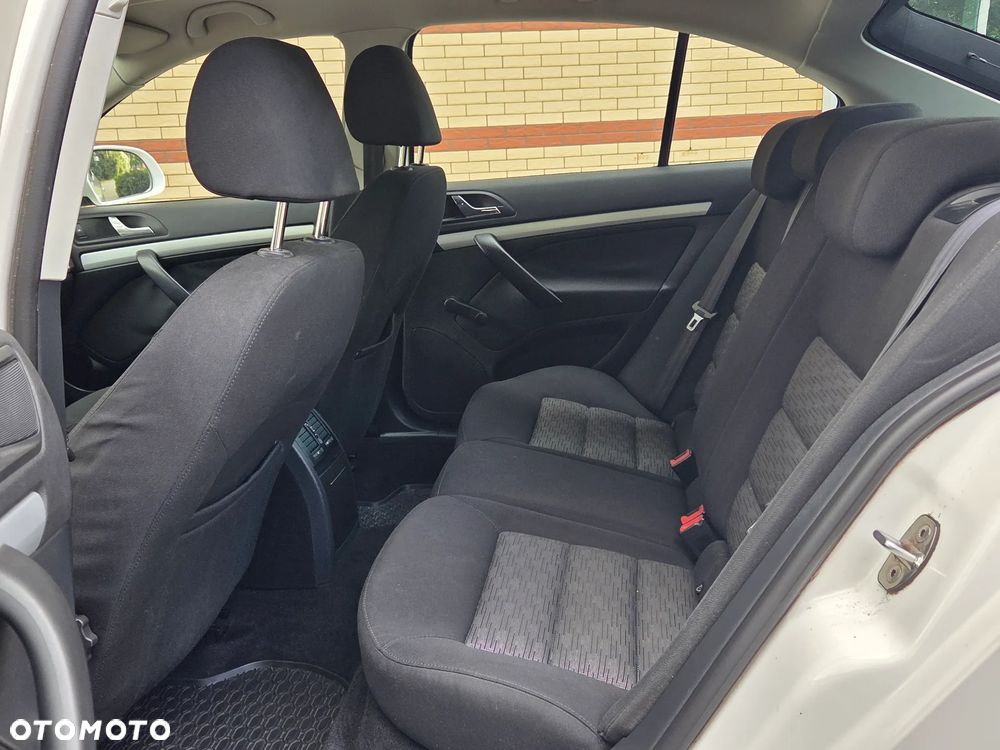 Skoda Octavia 1.6 Team Edition - 22