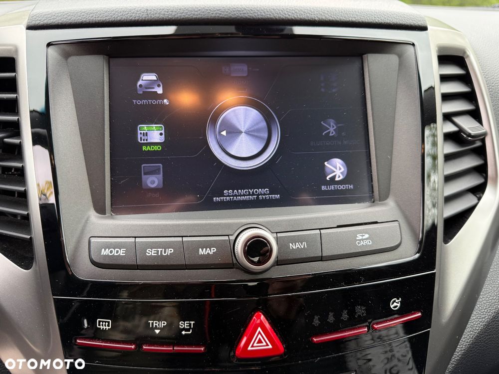 SsangYong/KGM Tivoli e-XGi 160 2WD Black+White - 26