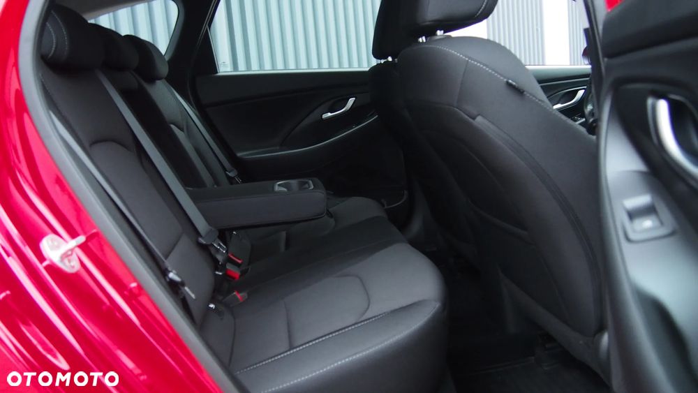 Hyundai i30 Fastback 1.6 CRDI Premium DCT - 8