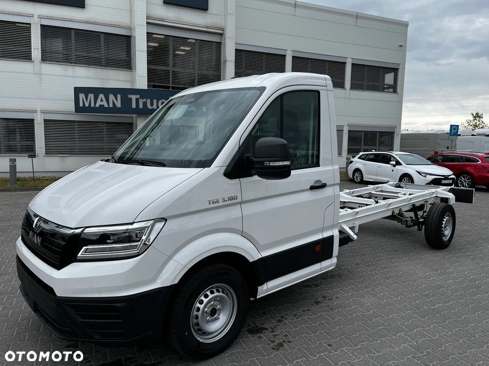 MAN TGE 3.180 4X2F SB