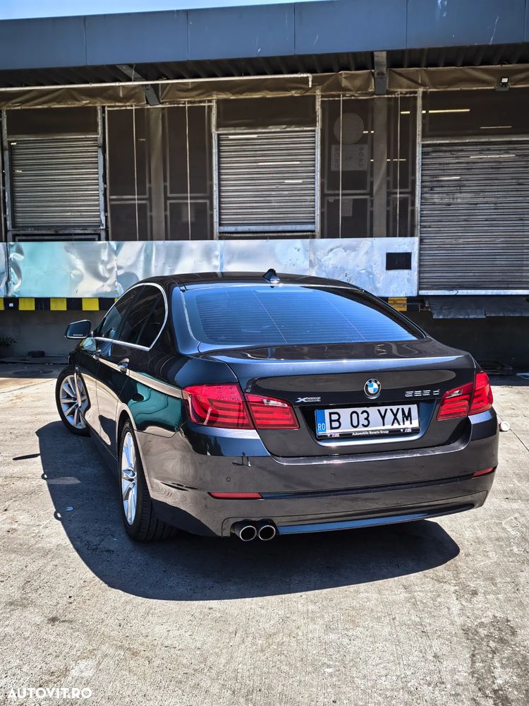BMW Seria 5 525d xDrive - 11