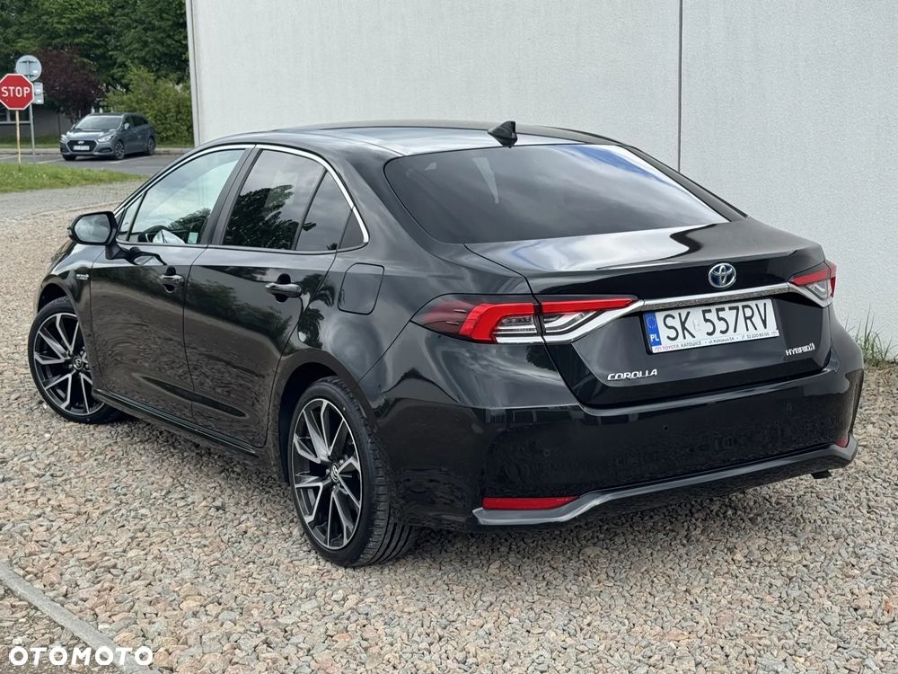 Toyota Corolla 1.8 Hybrid Executive - 29