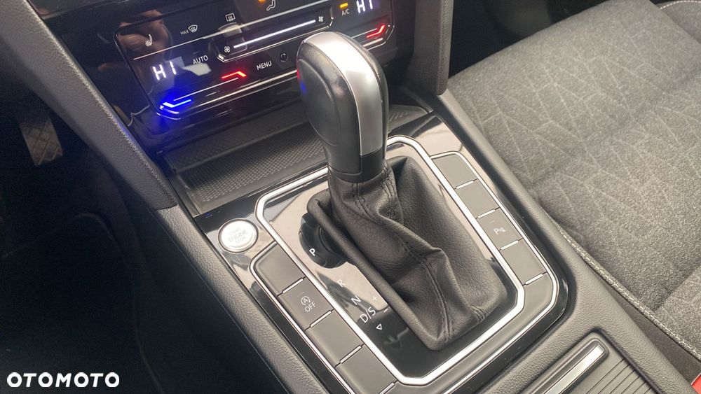 Volkswagen Passat - 19