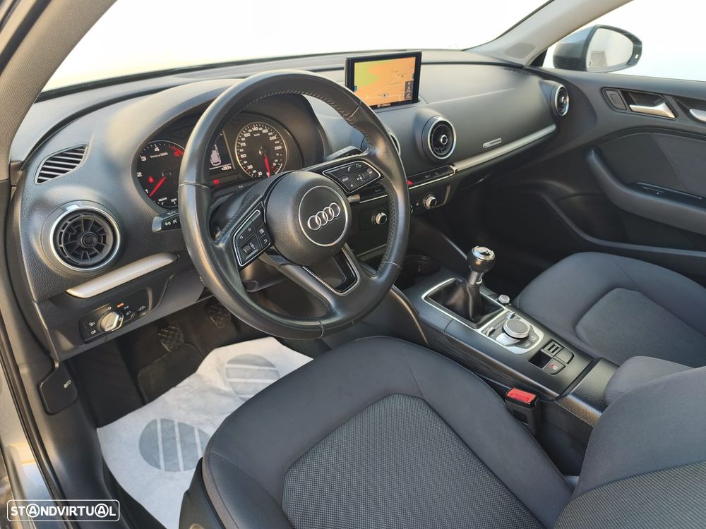 Audi A3 Sportback 1.6 TDI S-line - 25