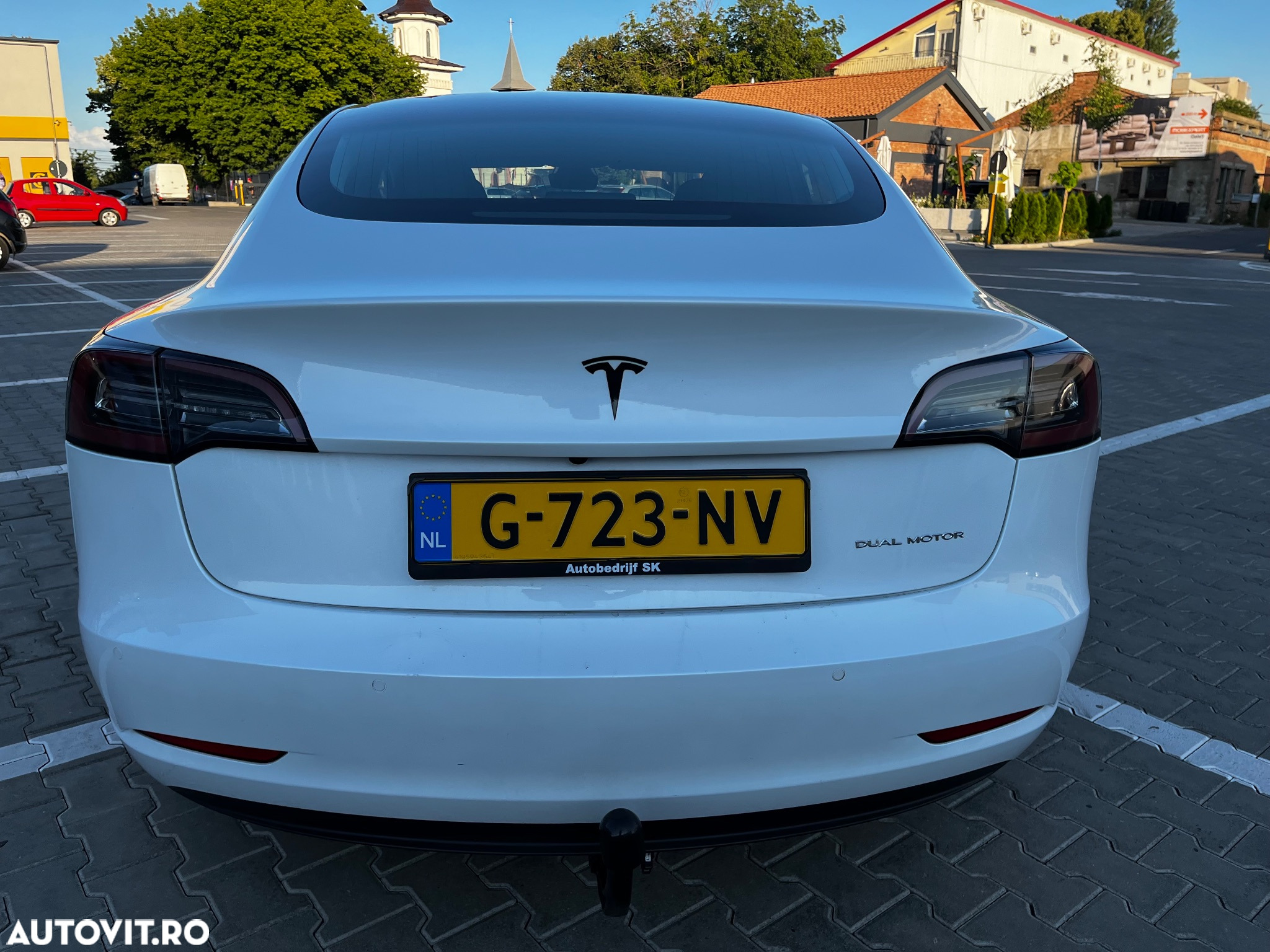 Tesla Model 3 - 8