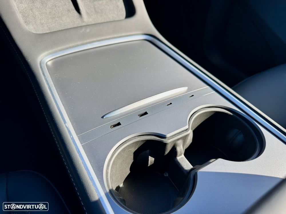 Tesla Model Y Long-Range RWD - 15