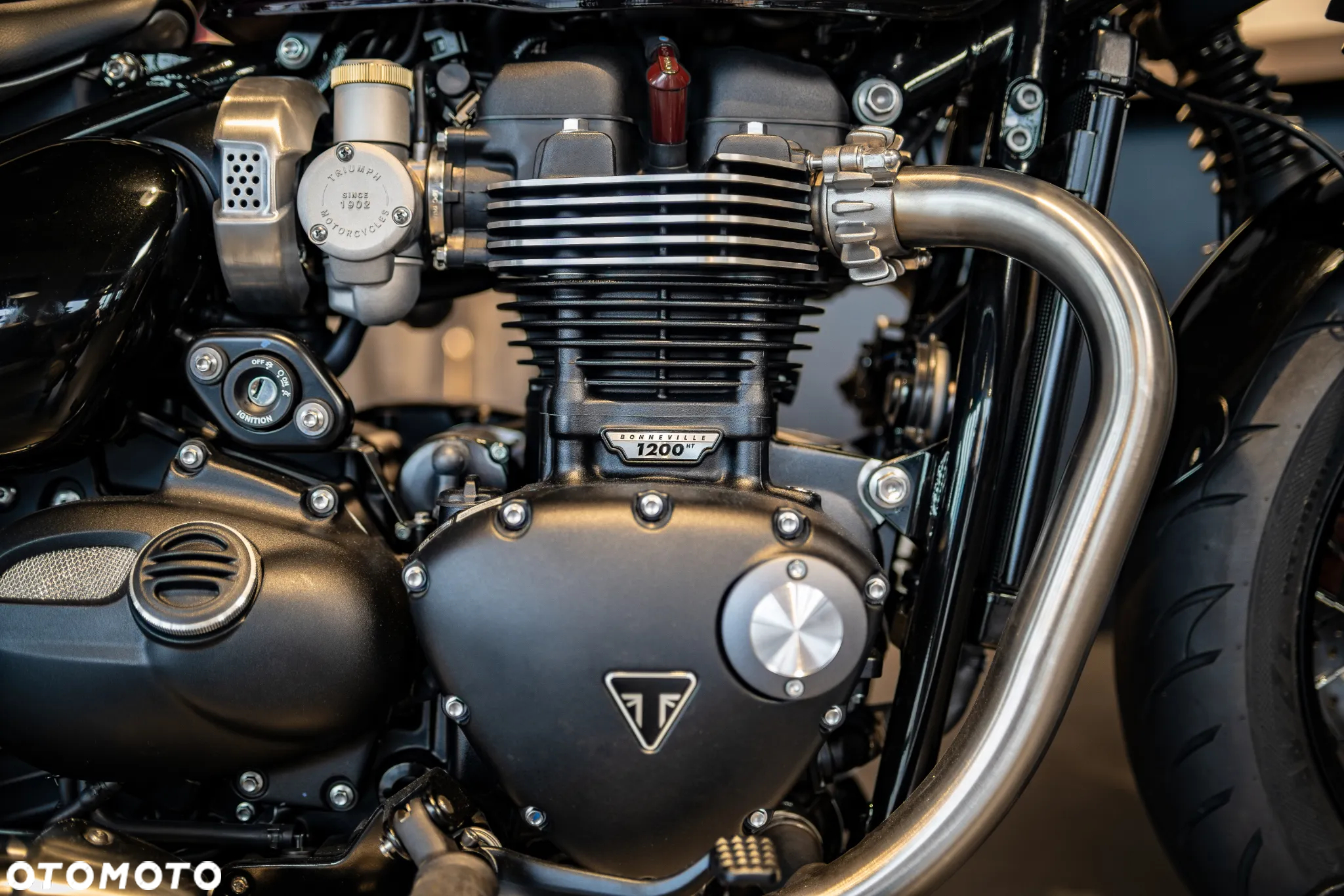 Triumph Bonneville Bobber - 9