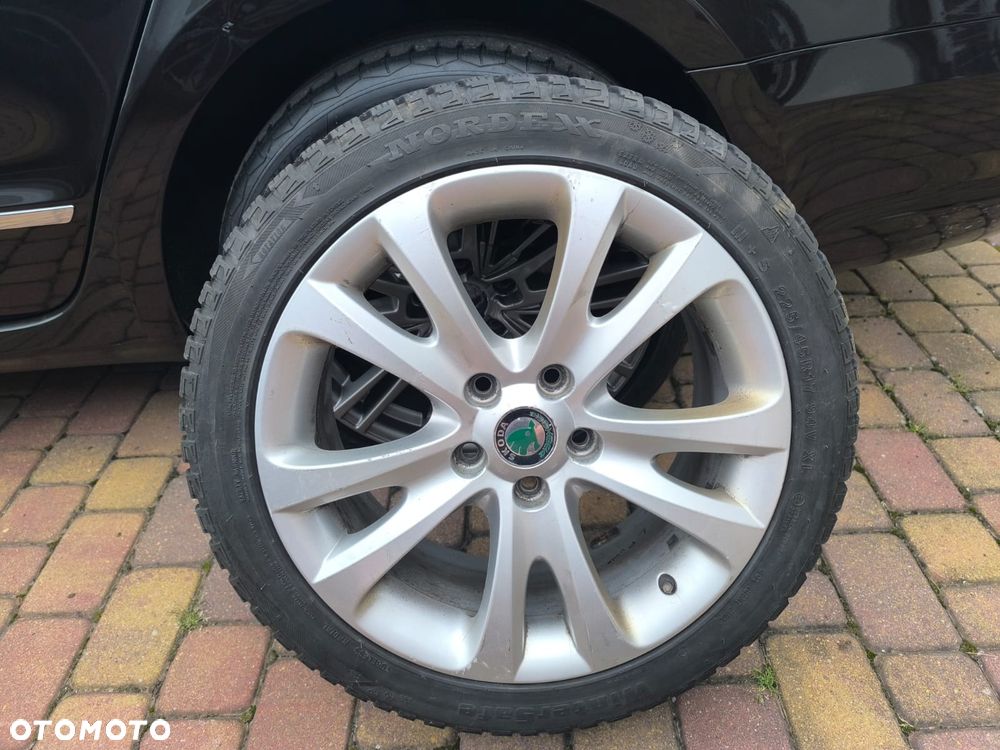 Skoda Superb 2.0 TDI Ambition DSG - 13