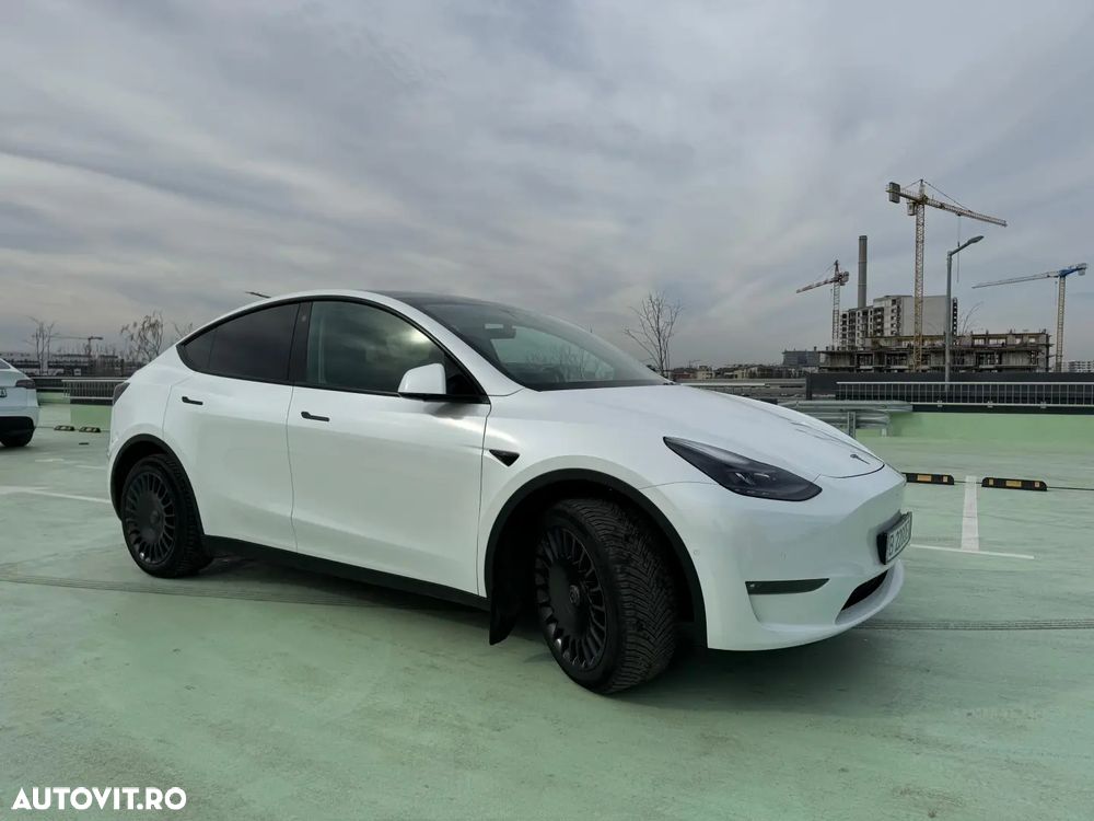 Tesla Model Y AWD Long Range - 5