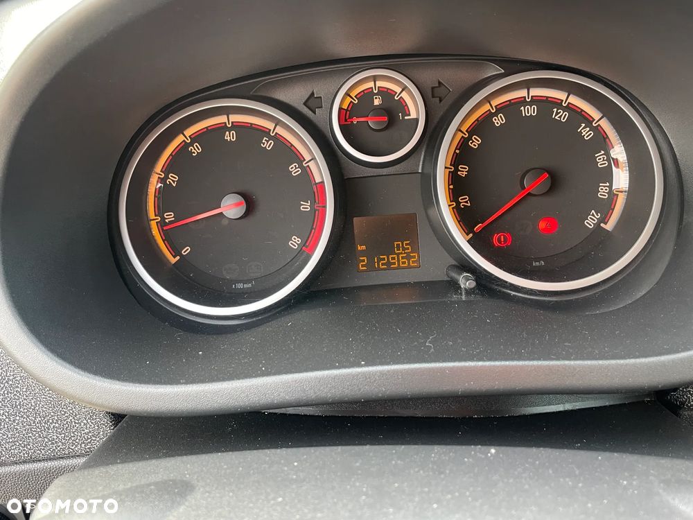 Opel Corsa 1.4 16V Innovation - 12