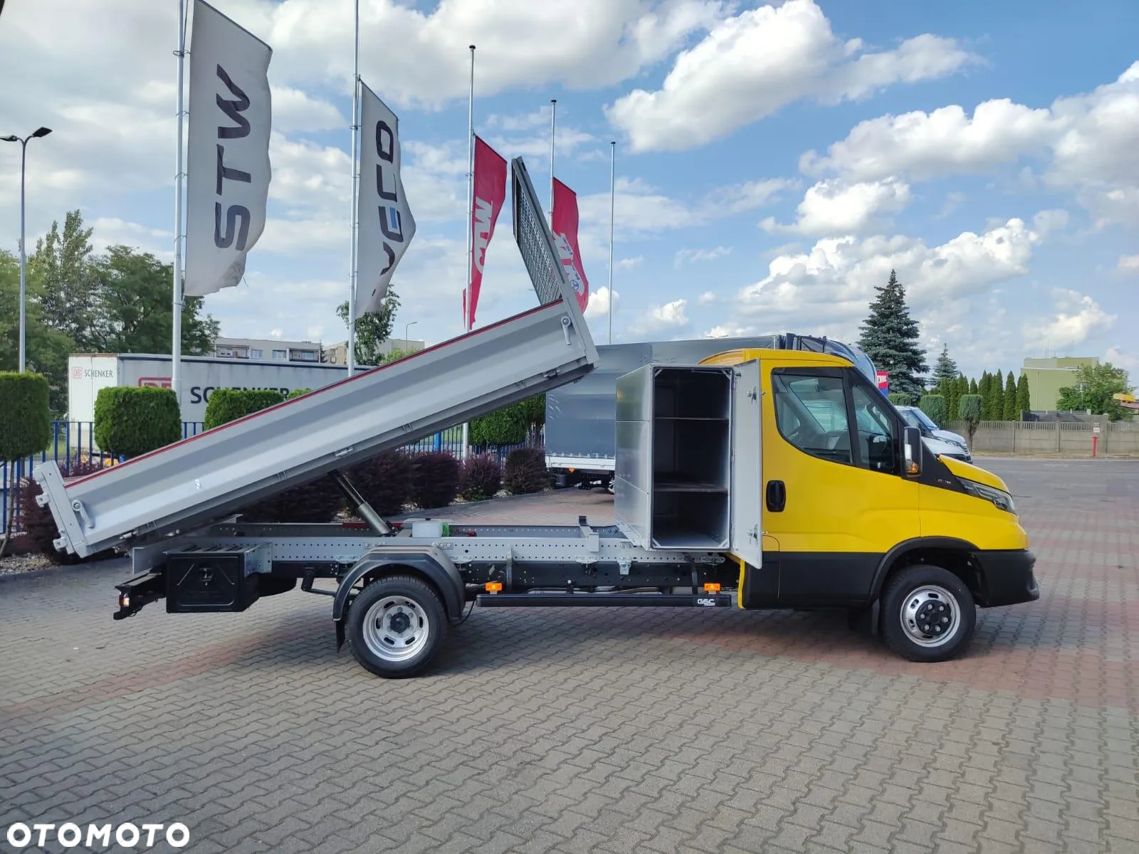 Iveco Daily 35C18H 3.0 Diesel, 6MT, Wywrot & ToolBox - 4