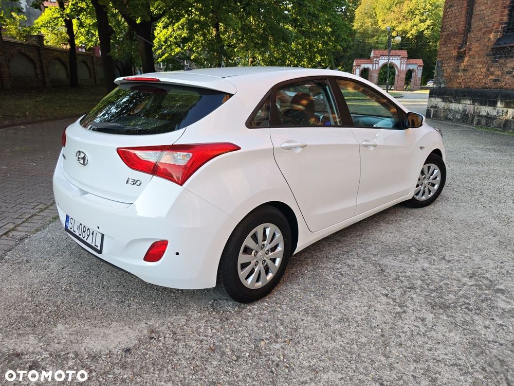 Hyundai i30 blue 1.4 Style - 4