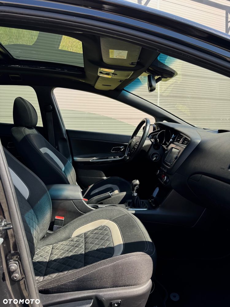 Kia Ceed 1.6 CRDi GT Line - 32