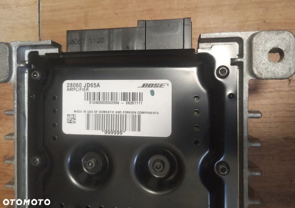 NISSAN QASHQAI I J10 06-13 r. WZMACNIACZ BOSE 28060JD65A + - 2
