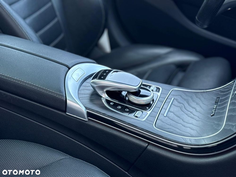 Mercedes-Benz Klasa C 450 AMG 4Matic 7G-TRONIC - 34