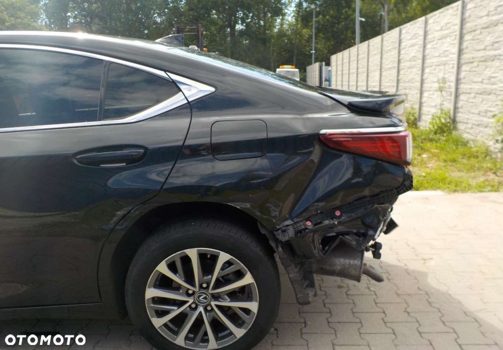 Lexus ES - 8