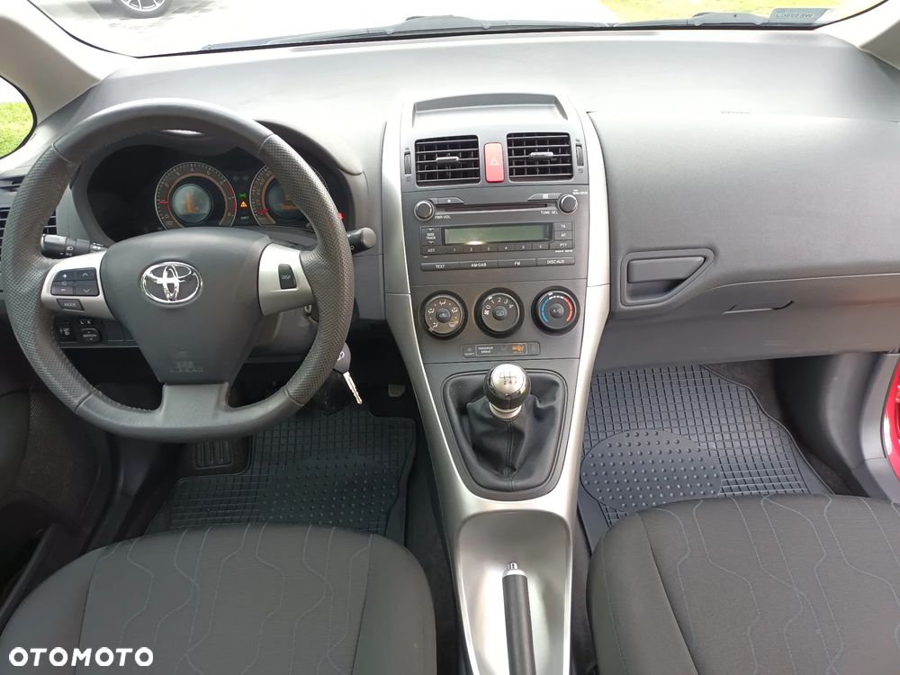 Toyota Auris - 12